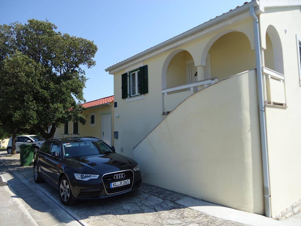Apartments Antonija Punta Skala Next To Falkensteiner Resort Petrcane Cameră foto
